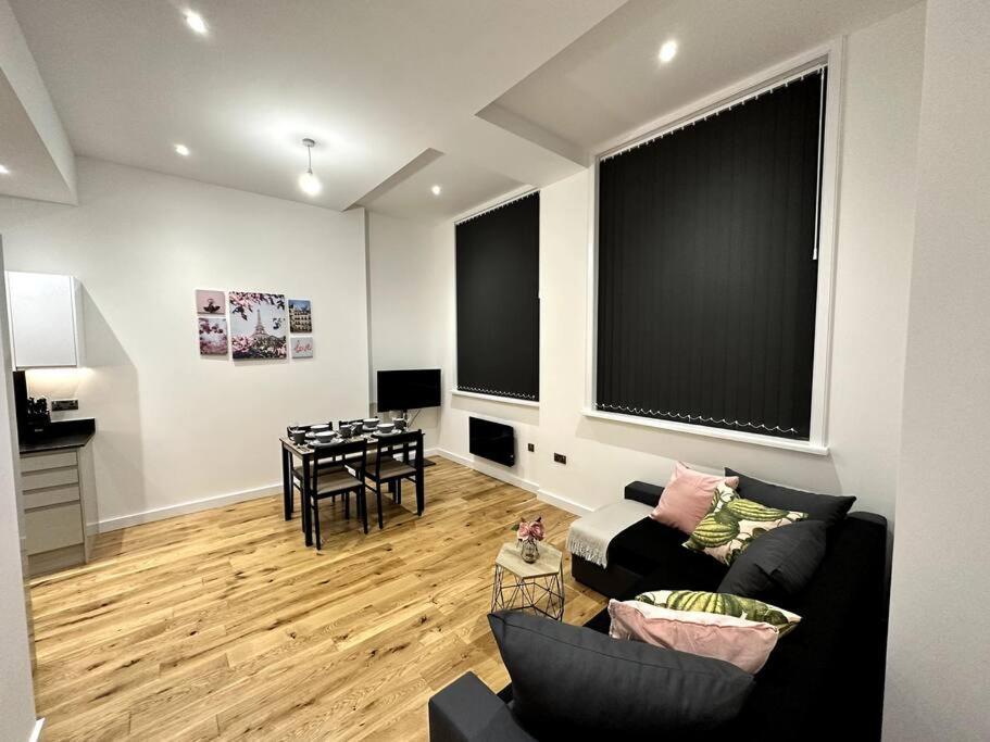 Spacious And Elegant Apartment Birmingham Exterior foto