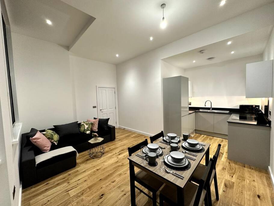 Spacious And Elegant Apartment Birmingham Exterior foto